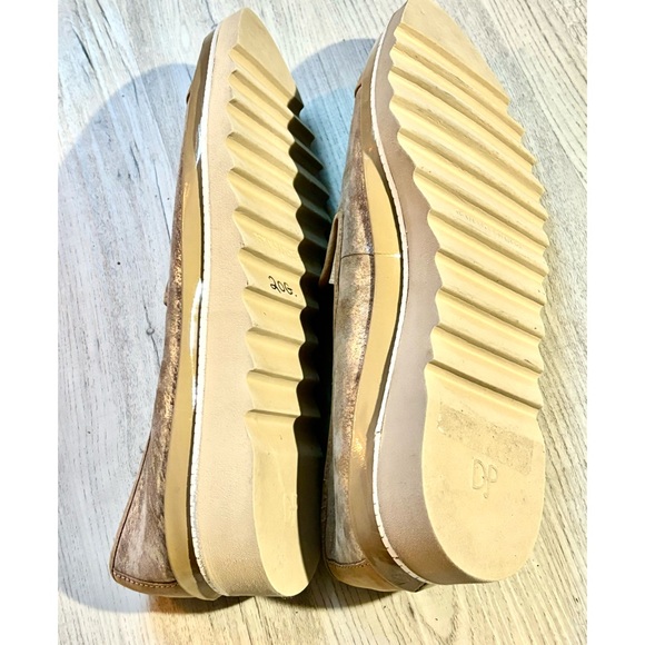 Donald J. Pliner loafer shoe in metallic gold leather with pointed toe - - Picture 8 of 10